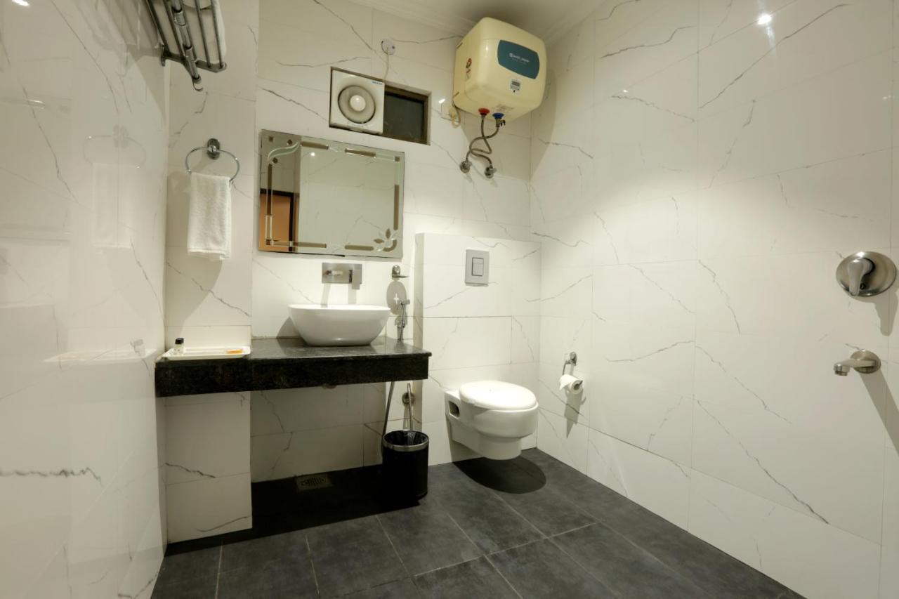 Airport Hotel Le Seasons New Delhi Luaran gambar