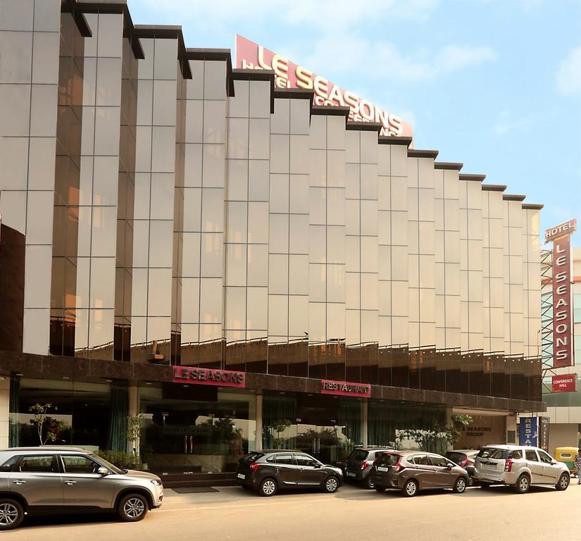 Airport Hotel Le Seasons New Delhi Luaran gambar