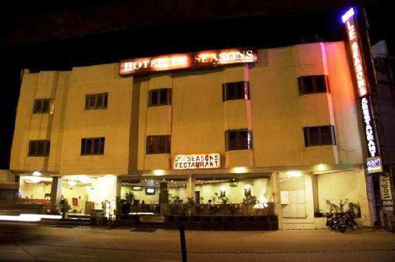 Airport Hotel Le Seasons New Delhi Luaran gambar