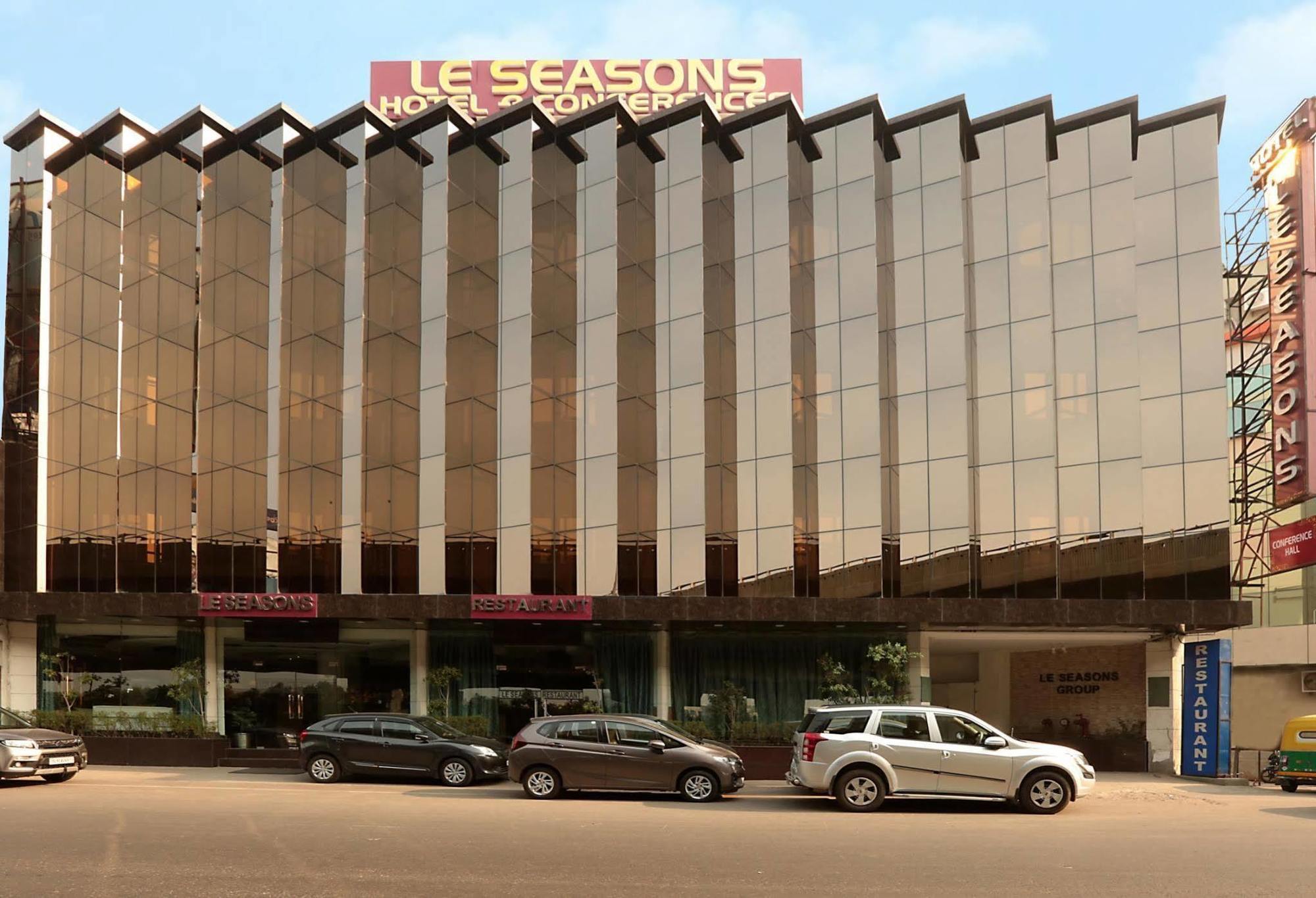 Airport Hotel Le Seasons New Delhi Luaran gambar